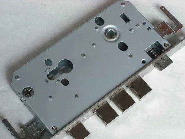 安源24小时上门开锁公司